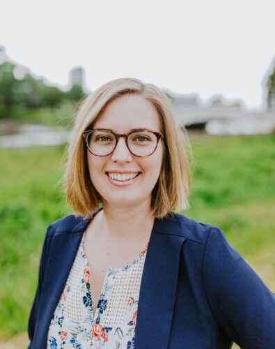 Smiling VCFA graduate Chelsea Moyer who is an expert on author tools. 